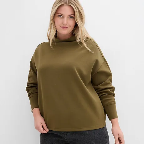 Sweat vert olive, coupe décontractée.