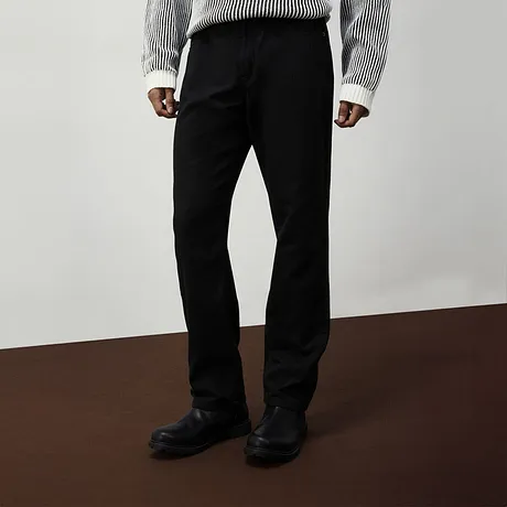 Pantalon thermique noir avec empiècement confortable à la taille.