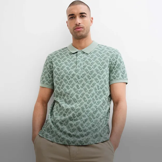 Gestreiftes Poloshirt in Blau, Gelb und Wei&szlig;. 