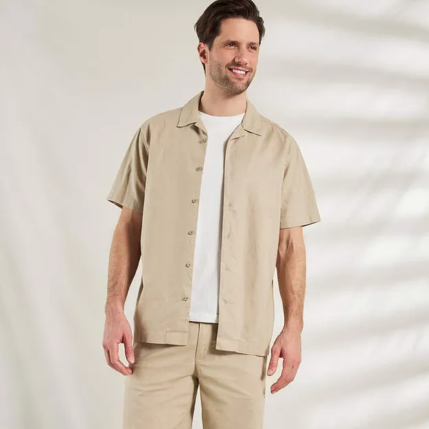 Homme - Chemise manches courtes l&eacute;g&egrave;re, ample - sable