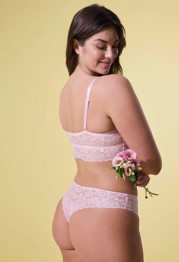 Damen - Brazilslip aus weicher Spitze - zartrosa