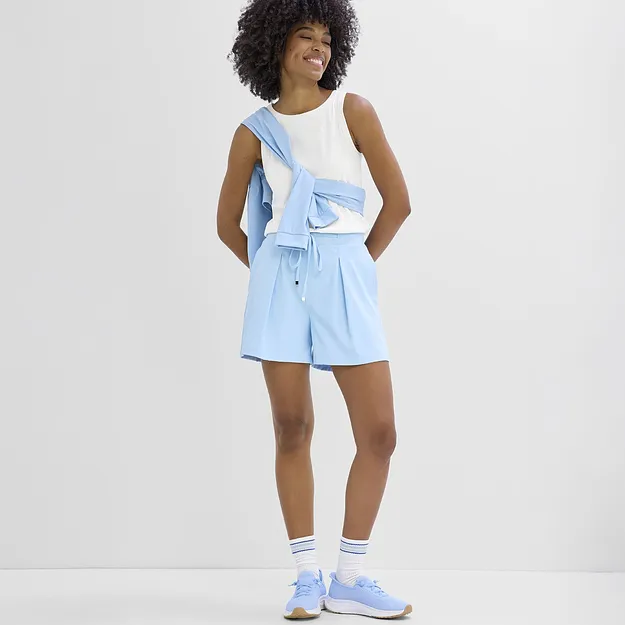 Tendance - Short technique ultra l&eacute;ger &agrave; plis d&eacute;coratifs, s&eacute;chage rapide - bleu clair