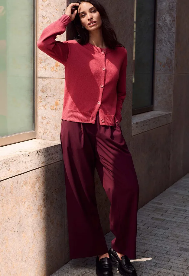 Damen - Verk&uuml;rzte Strickjacke aus Baumwoll-Mix - rauchkirsche