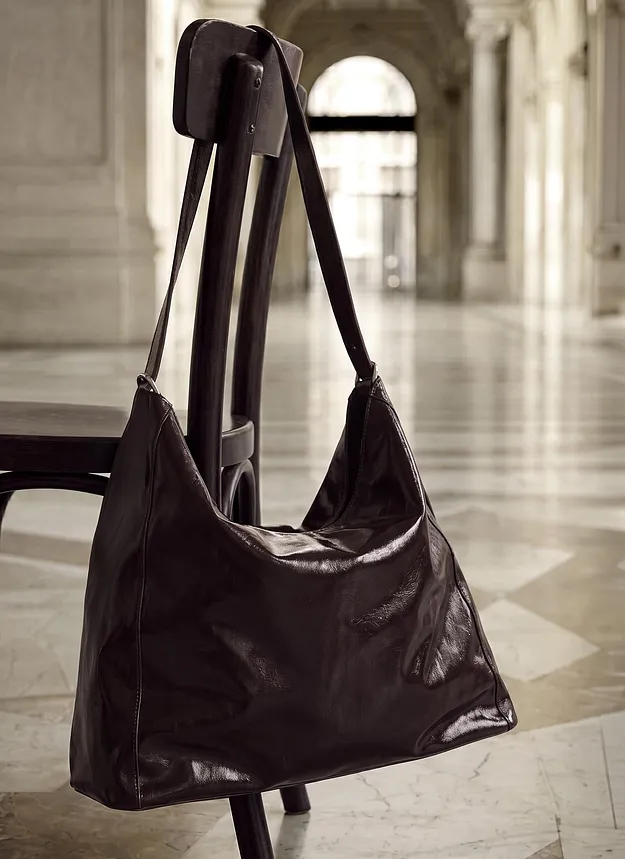 Damen - Shopper in gl&auml;nzender Lederoptik - dunkelbeere