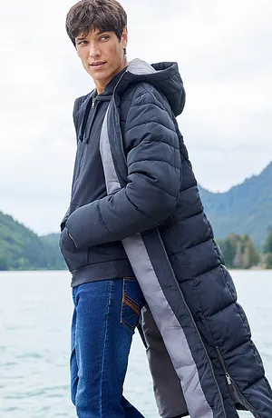 Herren - Langer Steppmantel mit Kapuze - schwarz