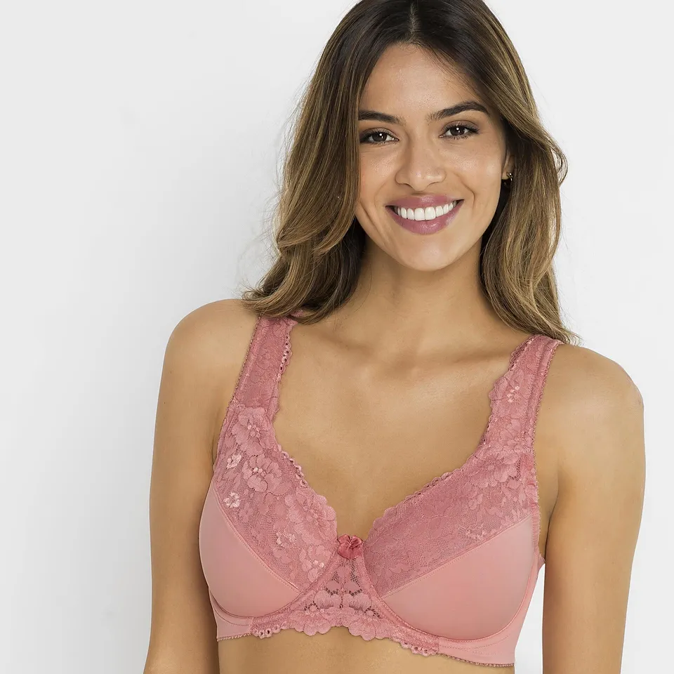 Soutien-gorge rose tendre avec dentelle &eacute;l&eacute;gante