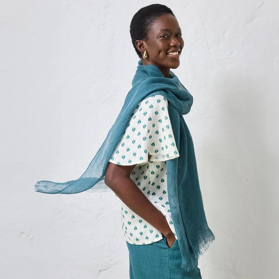 Heisenberg_FutureUse - Schal aus reinem Leinen - pfeffergr&uuml;n