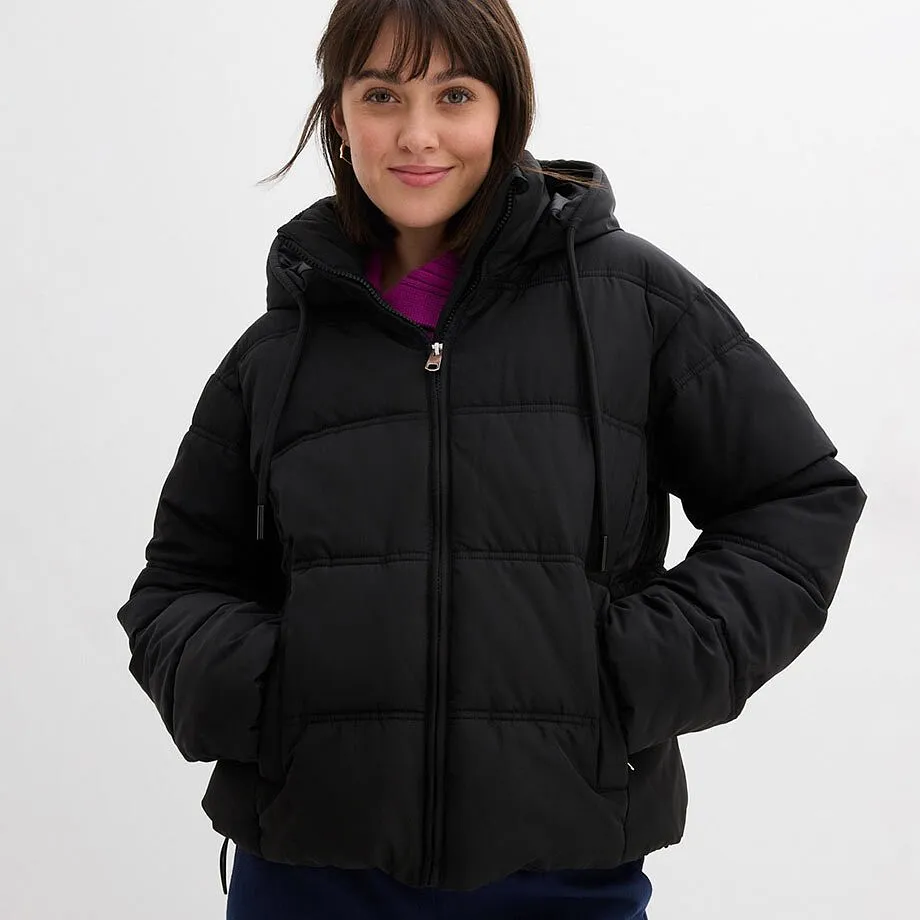 Veste d'hiver noire &agrave; capuche.