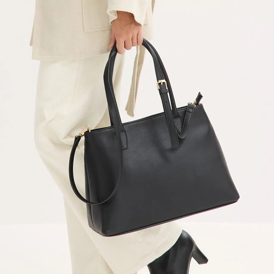 Schwarze Ledertasche