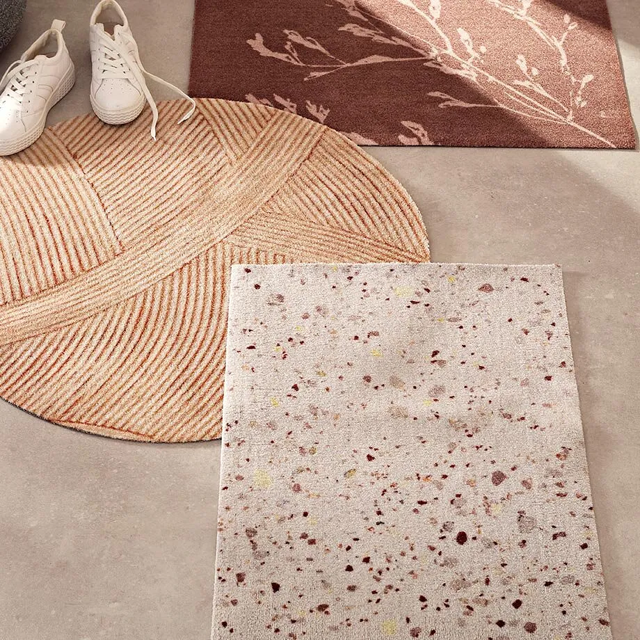 Tapis de protection en diff&eacute;rents coloris et imprim&eacute;s.