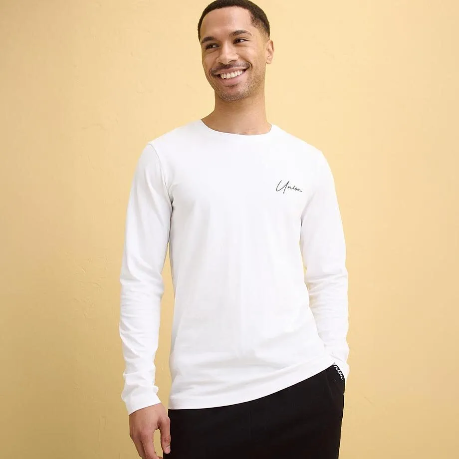 Wei&szlig;es Langarmshirt mit Rundhalsausschnitt.