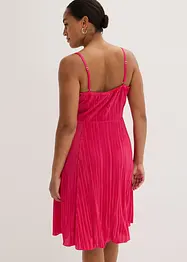 Minikleid aus glänzendem Material mit Plissee, bonprix