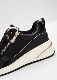 Stylischer Tamaris Sneaker mit glitzerndem Obermaterial und Details in Schlangen- und Lackoptik, Tamaris