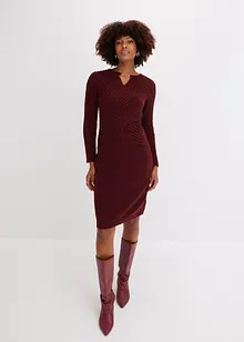 Figurbetontes Strickkleid mit Drapierung, bonprix