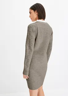 Robe en maille rehaussée de boutons décoratifs, bonprix