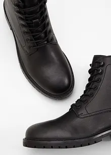 Schnürboots mit Profilsohle, bonprix