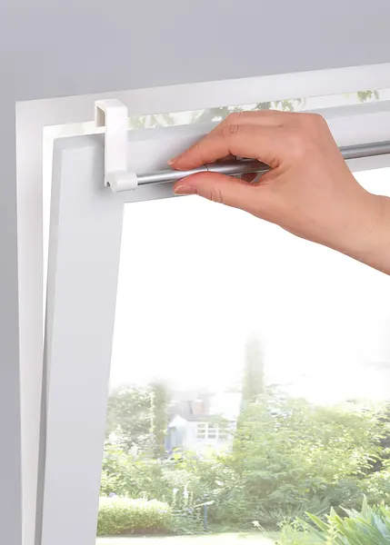 Gardinenstange zum Einhängen in verschiedenartige Fenster