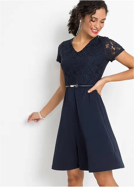 Robe courte avec ceinture et empiècement dentelle, bonprix