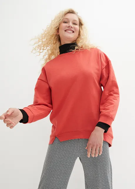 Oversize Sweatshirt mit kleinen Schlitzen am Saum, bonprix