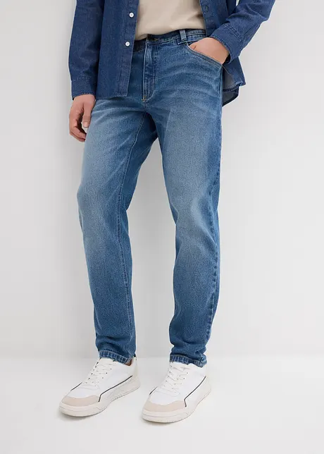 Jean extensible loose, en denim épais, coupe fuselée, bonprix