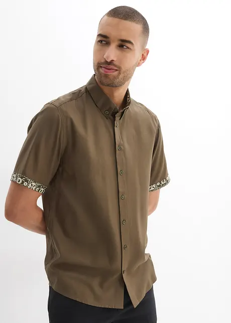 Chemise manches courtes en viscose, slim, bonprix