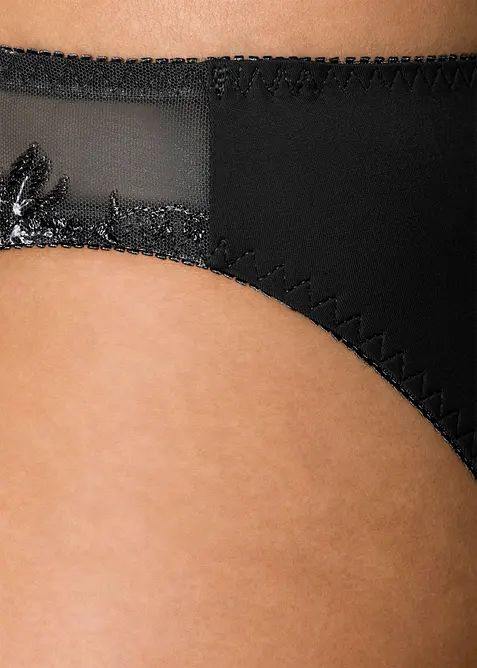 Slips avec de jolies broderies, bonprix