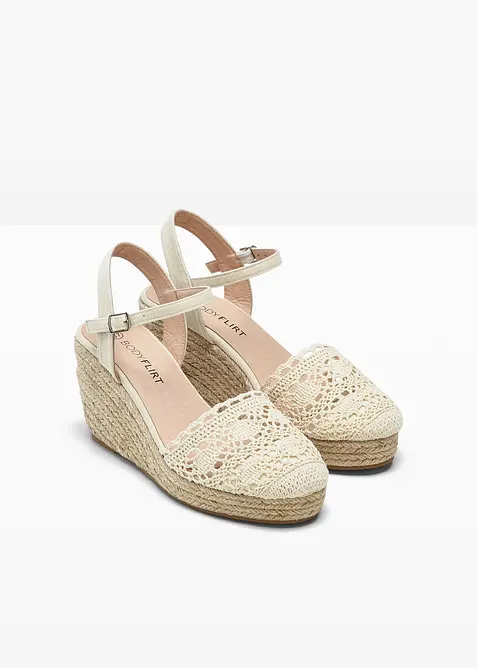 Keilpumps in H&auml;kel-Optik, bonprix