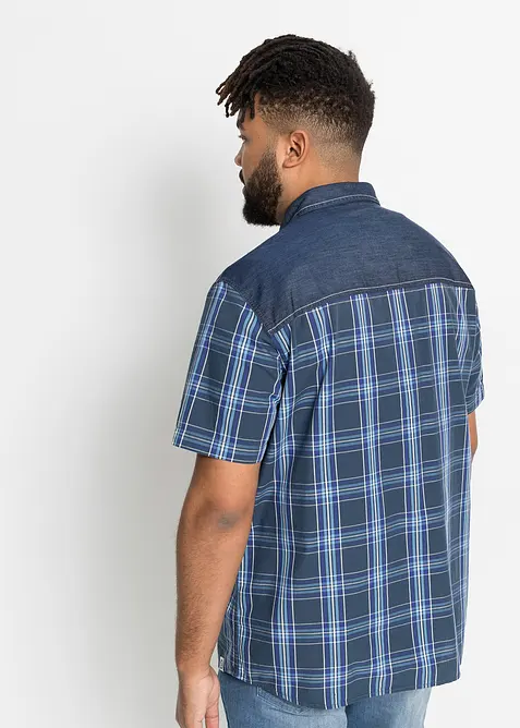 Chemise manches courtes avec empiècement en jean, bonprix