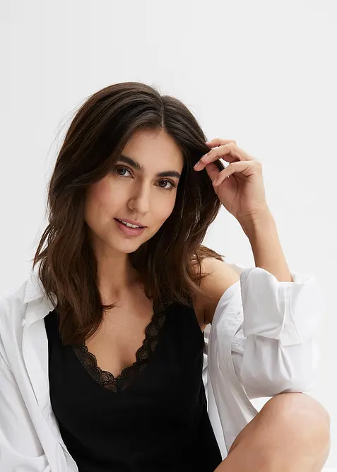 Pyjashort avec fine bordure dentelle, bonprix