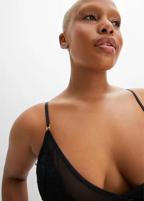 Stringbody mit feiner Spitze, bonprix