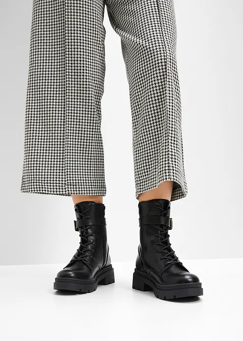Schnürboots mit Schnalle, bonprix