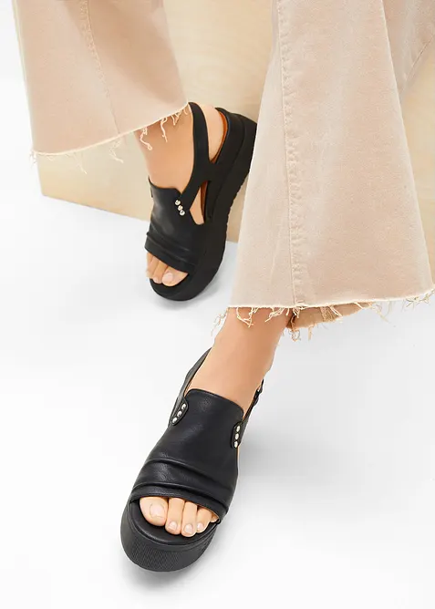 Mustang Plateau-Sandalen mit Nieten, Mustang