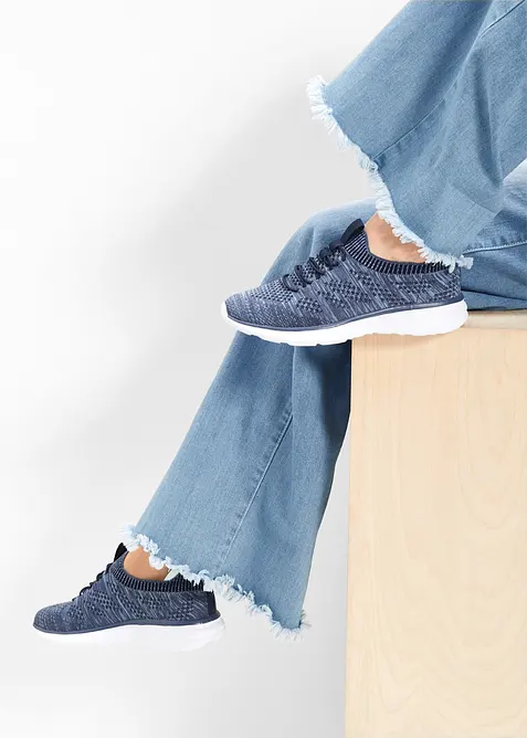 Sneakers confortables en matière douce, bonprix