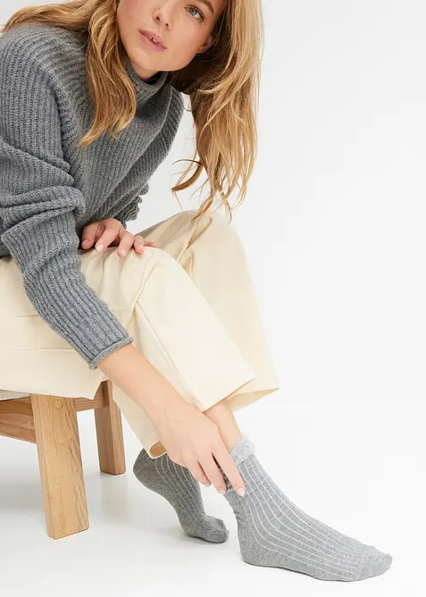 Lot de 3 paires de chaussettes avec texture c&ocirc;tel&eacute;e et revers, bonprix