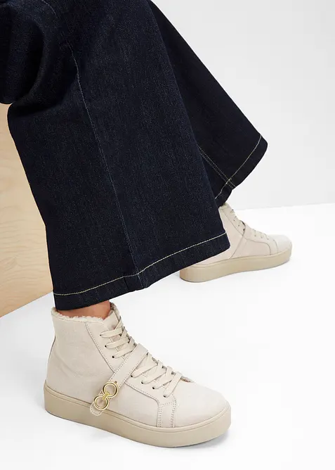 Boots fourrées à lacets, bonprix