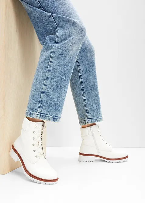 Boots fourrées à lacets, bonprix