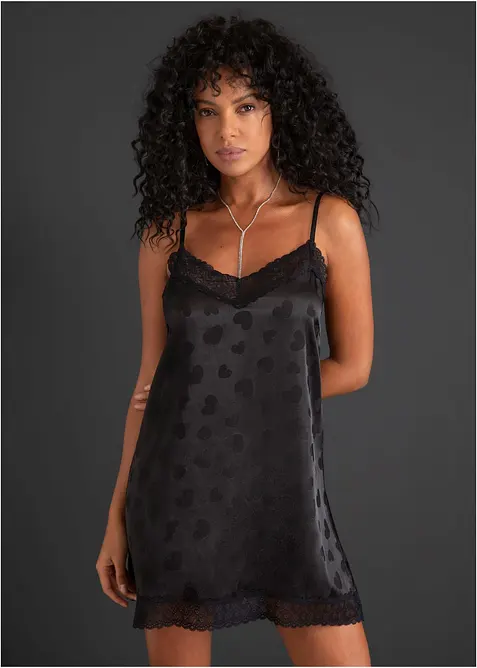 N&eacute;glig&eacute; en satin &agrave; motif c&oelig;ur, bonprix