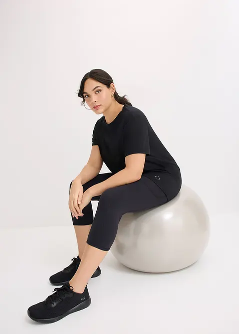 Komfort-Sport-Caprileggings mit Handytasche, schnelltrocknend, bonprix