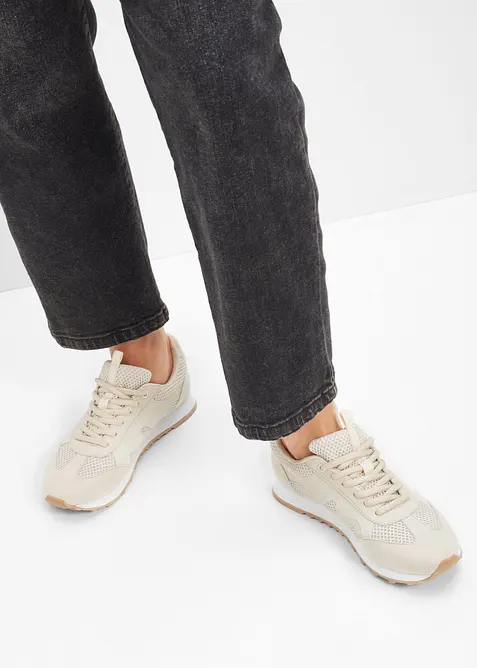 Sneaker mit Mesh-Einsatz, bonprix