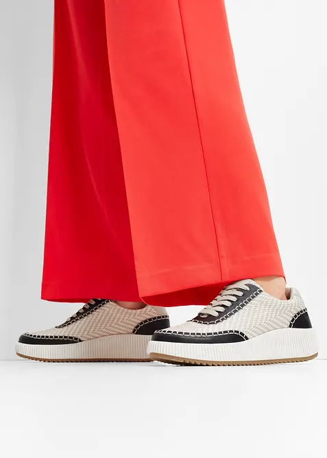 Sneaker mit Pr&auml;gung, bonprix