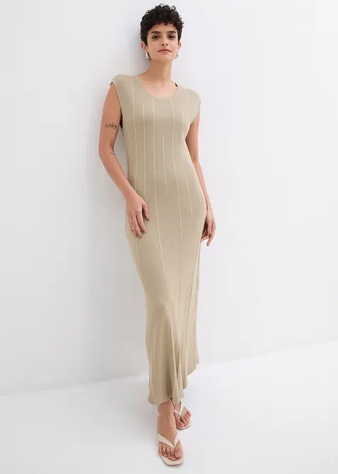 Figurbetontes Strickkleid aus Viskose-Mix, bonprix