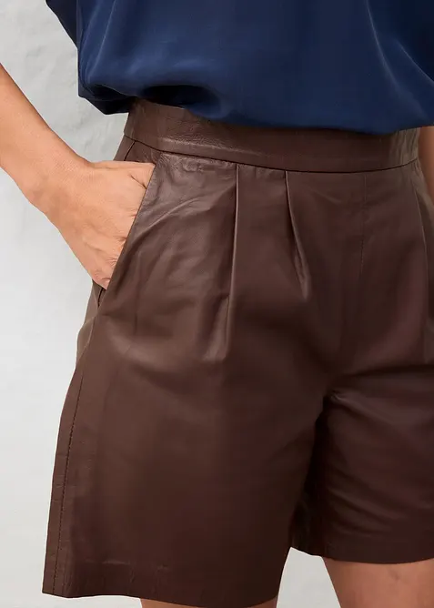 Leder-Shorts aus Lammnappa, bonprix