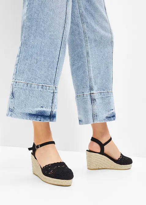 Keilpumps in Häkel-Optik, bonprix