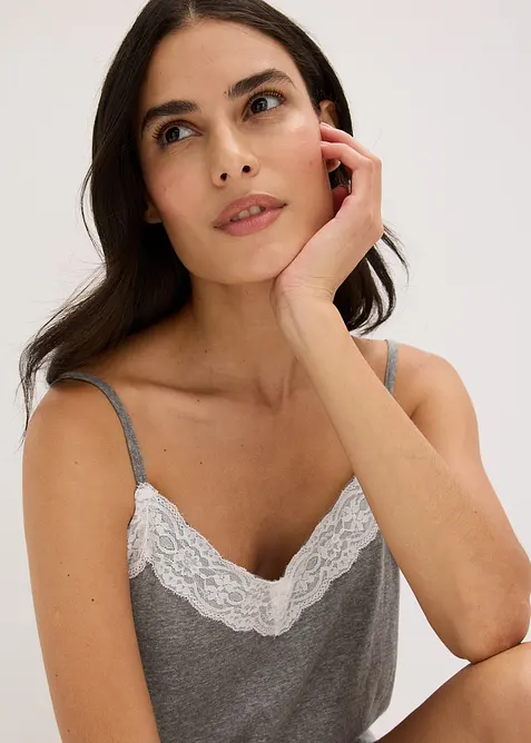 Shorty mit feiner Spitze, bonprix