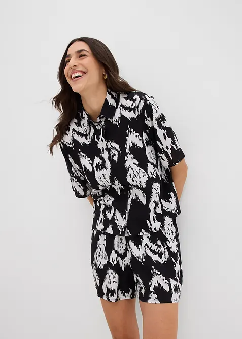 Kurzarmbluse aus flie&szlig;ender Viskose, bonprix