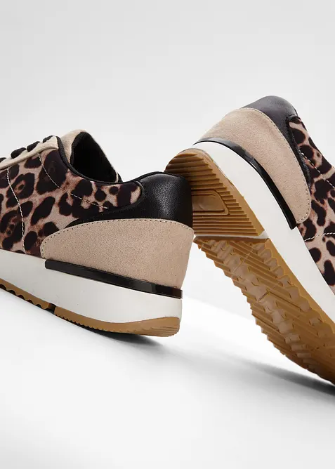 Sneaker mit Animal-Details, bonprix
