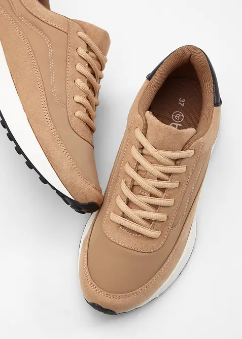 Sneaker mit Profilsohle, bonprix