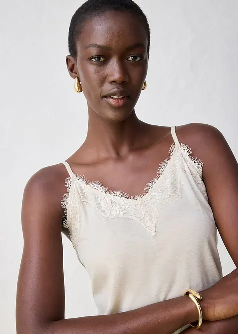 Top mit Wolle und Spitze, bonprix