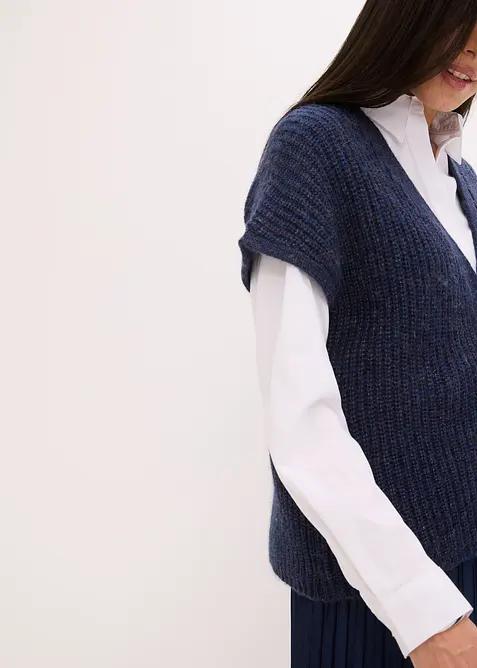 Strick-Weste mit dekorativen Knöpfen und Wollanteil, bonprix