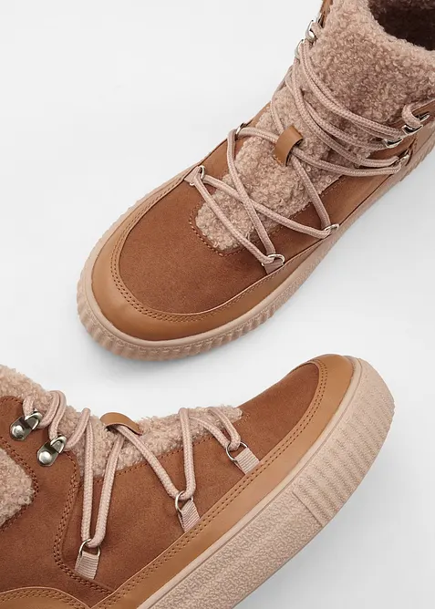 Boots lacées et doublées, bonprix